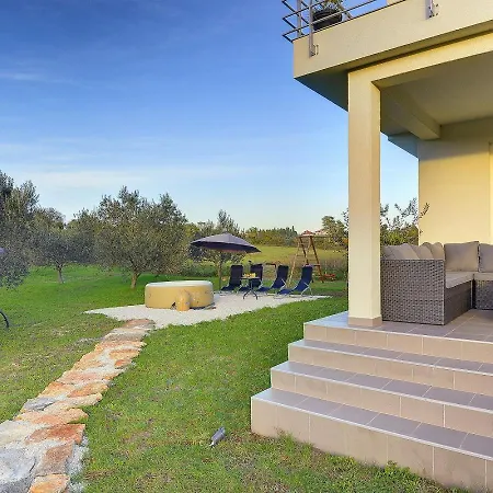 Holiday home Casa Bellissima Galizana